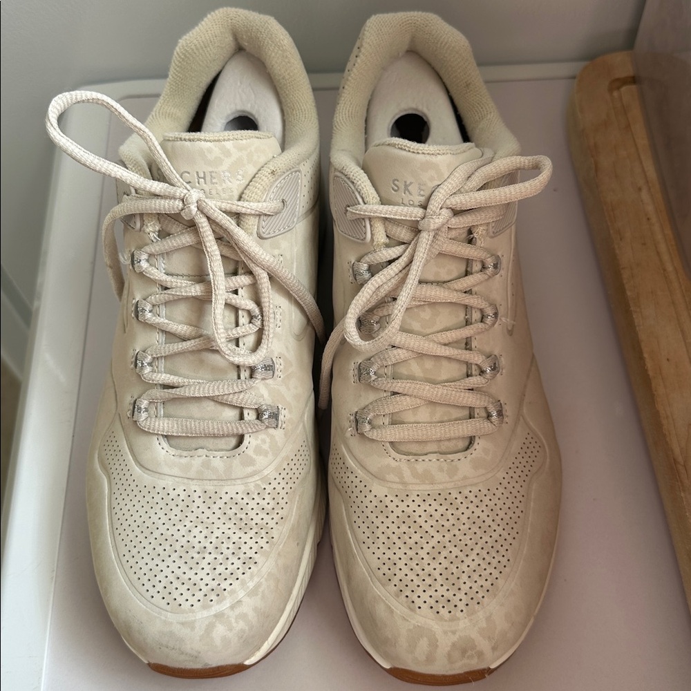 Chic Light Gray Patterned Sneakers - image 2